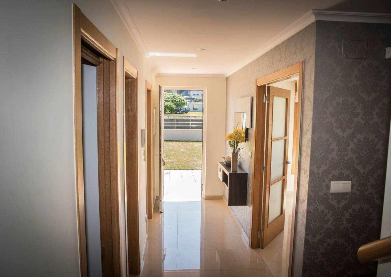 Chalet Pareado Con Jardin En 1ª Linea De Mar Burela Exterior photo