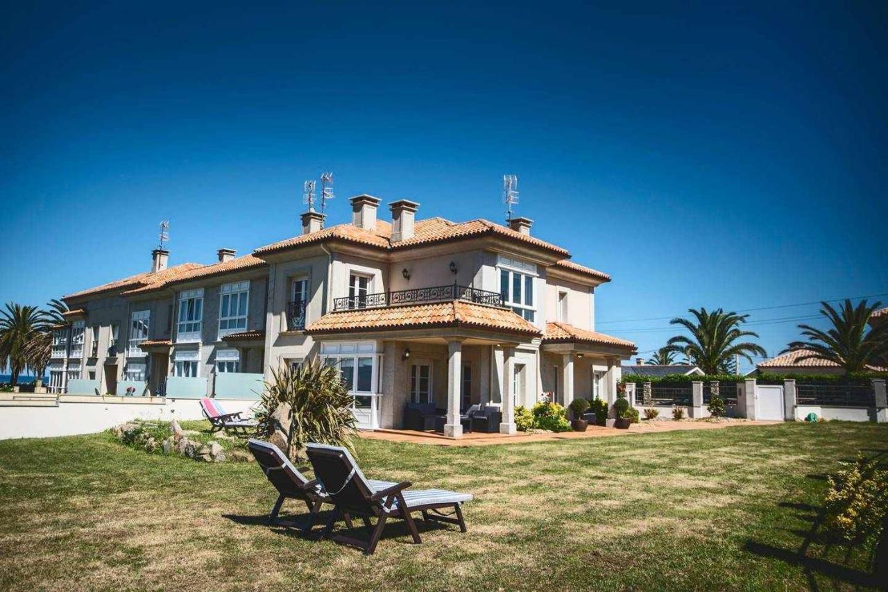 Chalet Pareado Con Jardin En 1ª Linea De Mar Burela Exterior photo