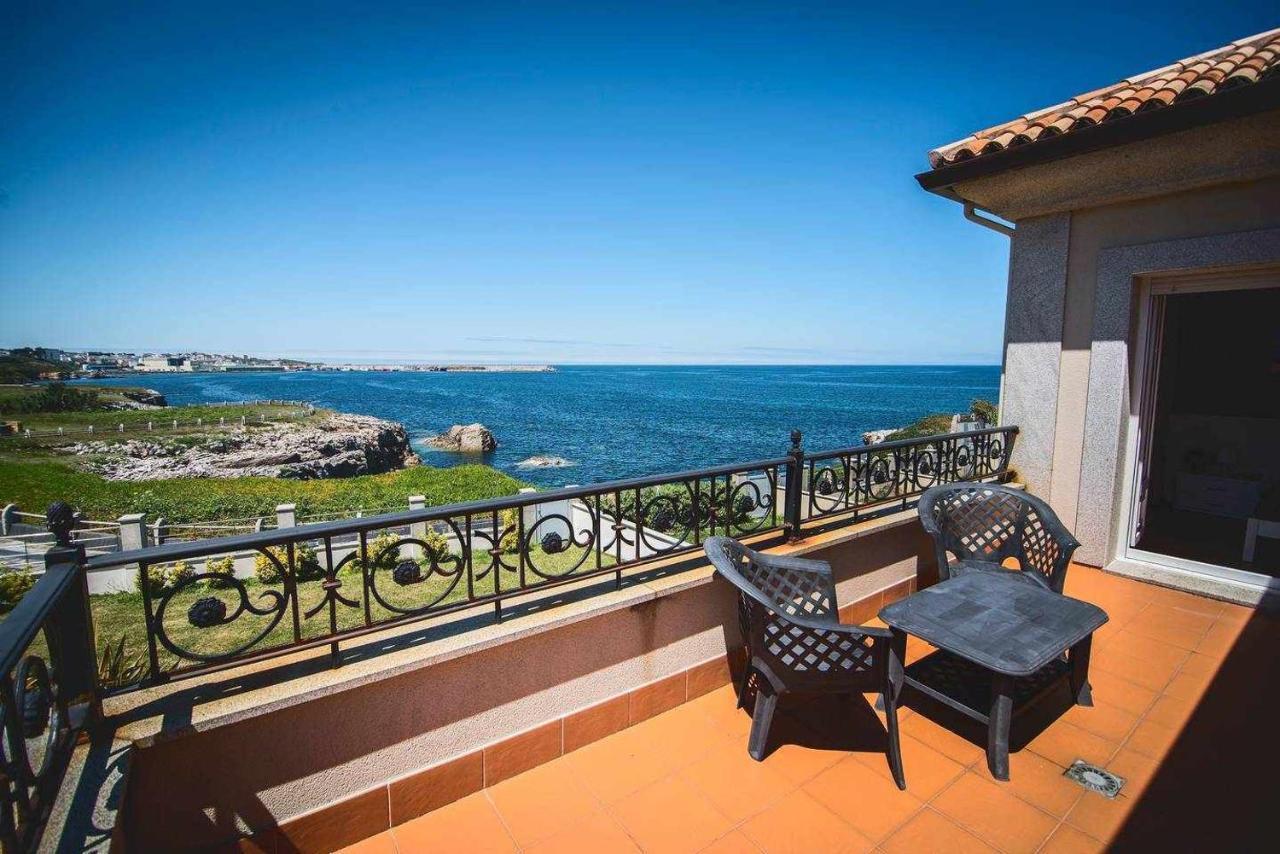Chalet Pareado Con Jardin En 1ª Linea De Mar Burela Exterior photo