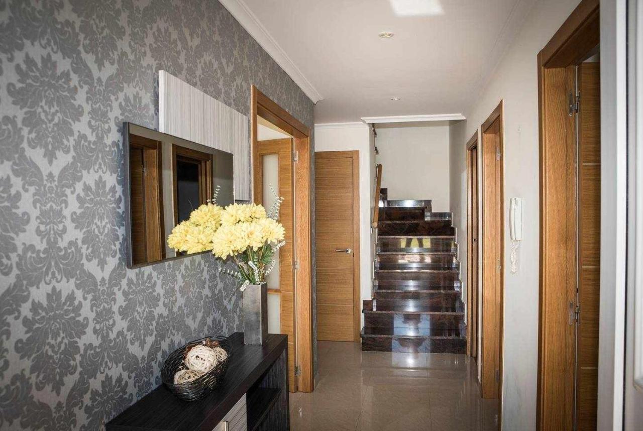 Chalet Pareado Con Jardin En 1ª Linea De Mar Burela Exterior photo