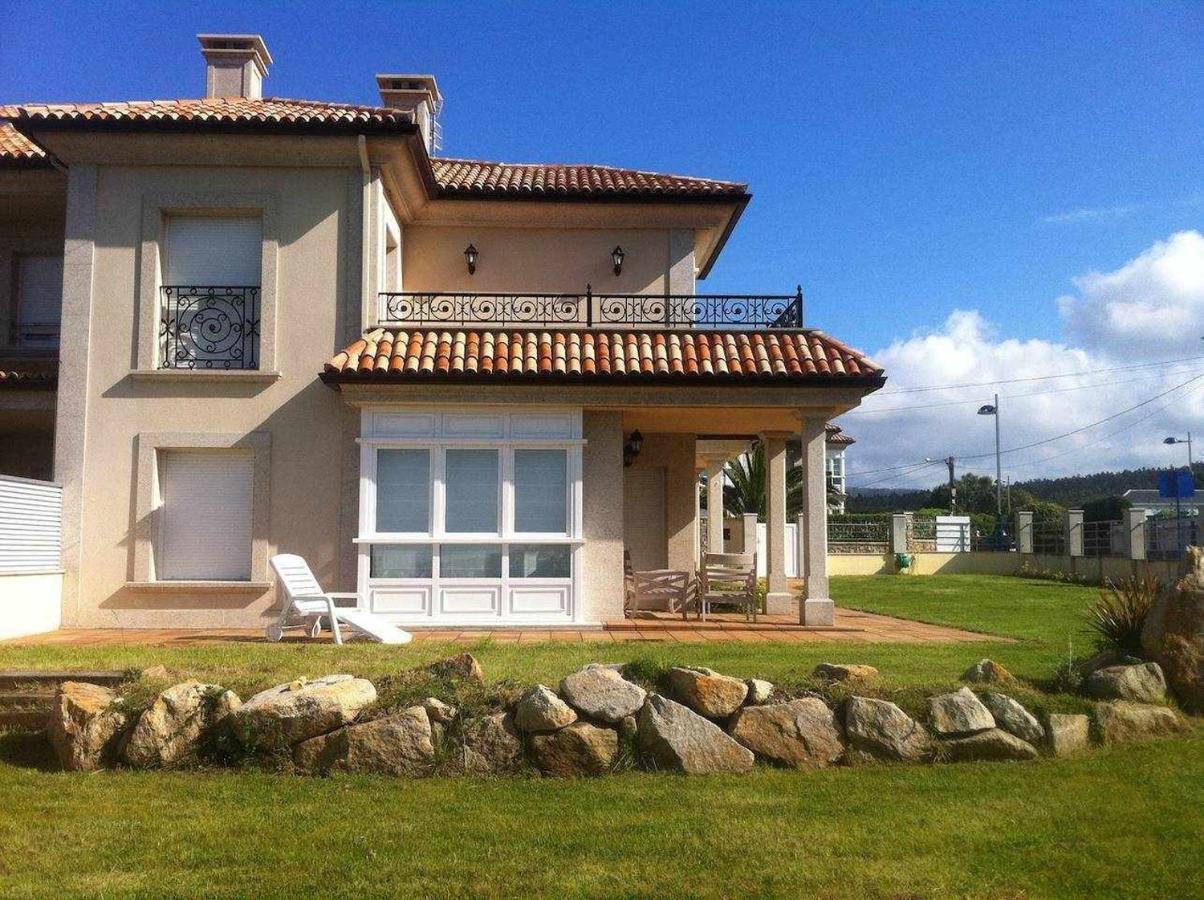 Chalet Pareado Con Jardin En 1ª Linea De Mar Burela Exterior photo