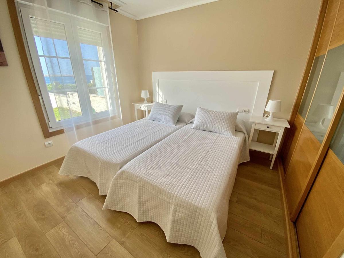Chalet Pareado Con Jardin En 1ª Linea De Mar Burela Exterior photo