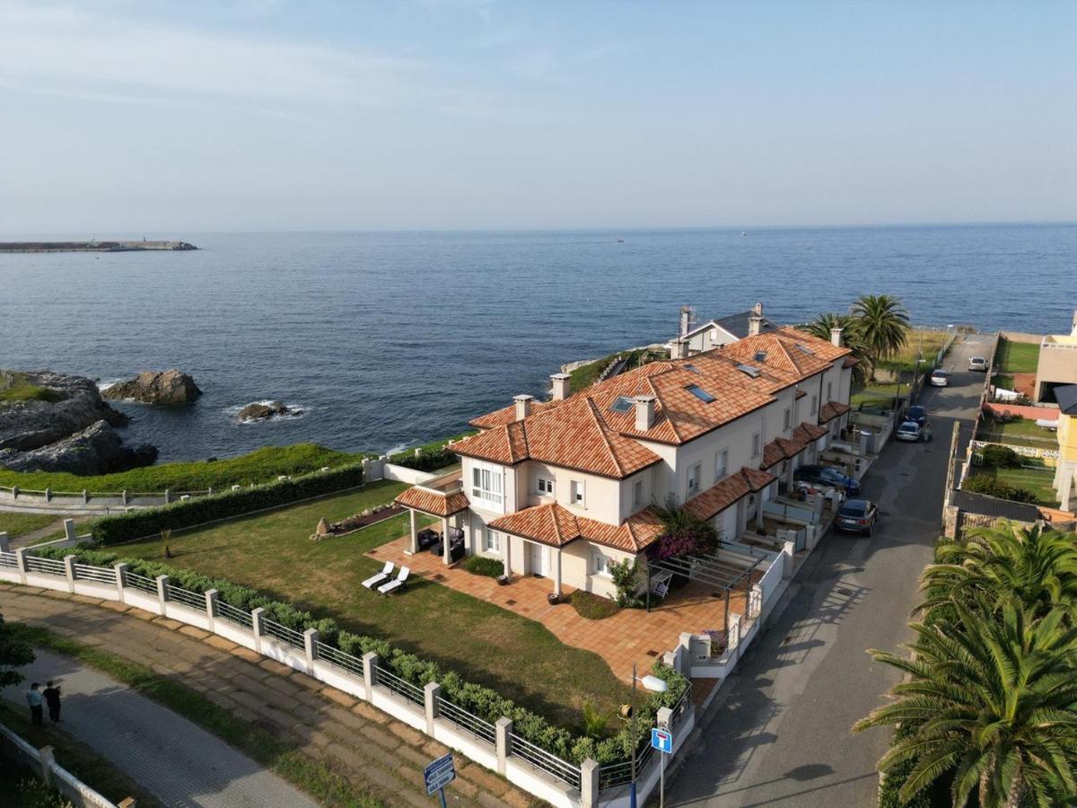 Chalet Pareado Con Jardin En 1ª Linea De Mar Burela Exterior photo